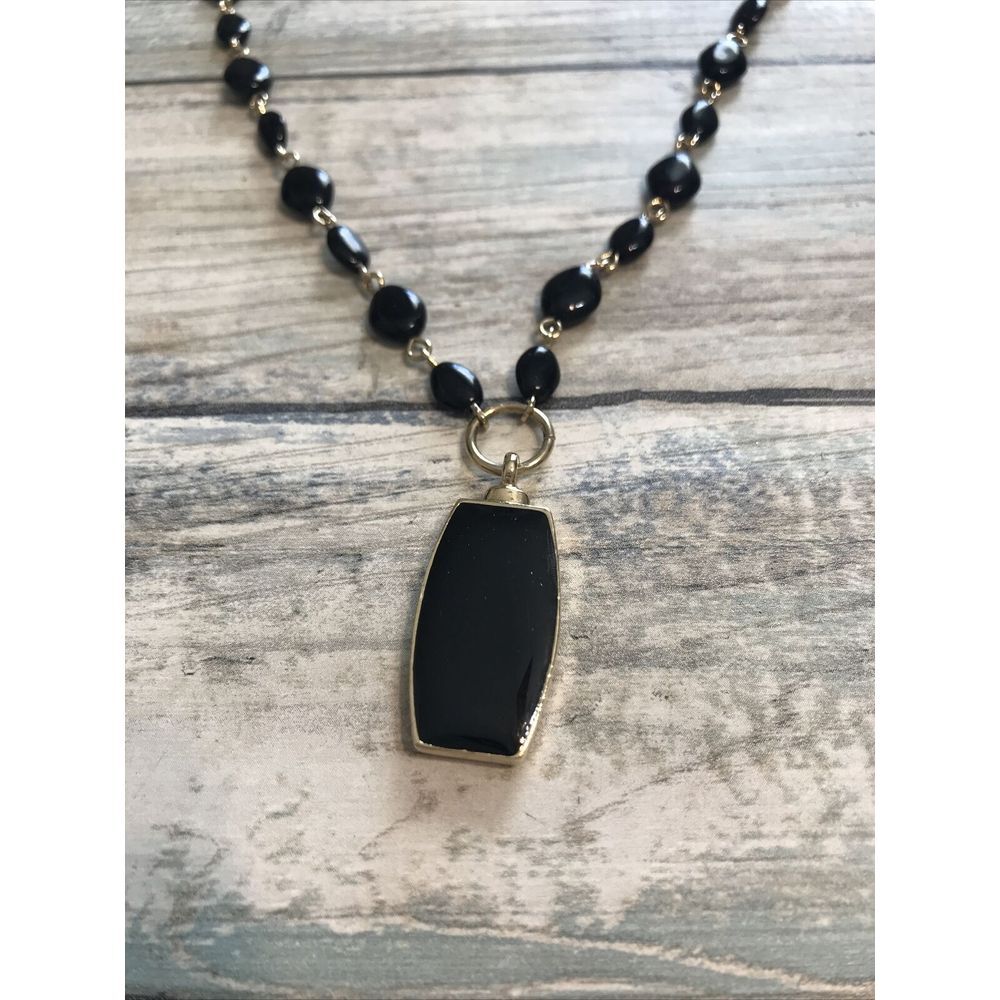 Liz Claiborne Black Pendant Beads Necklace‎ Gold Tone 18"